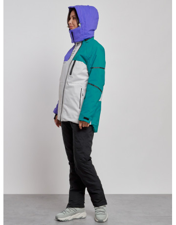 Женский горнолыжный костюм для зимних прогулок и спорта.