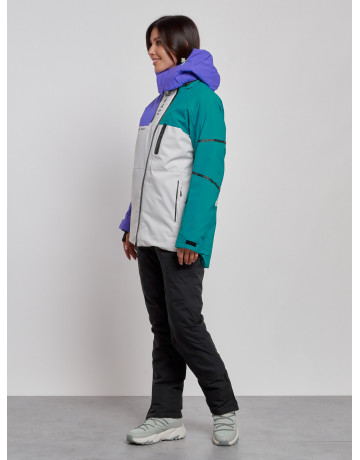 Женский горнолыжный костюм для зимних прогулок и спорта.