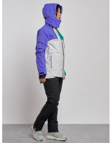 Женский горнолыжный костюм для зимних прогулок и спорта.