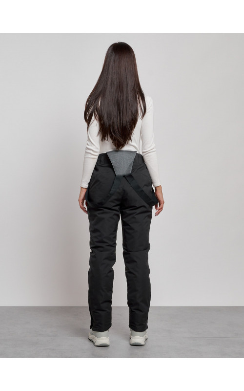 Женский горнолыжный костюм для зимних прогулок и спорта.