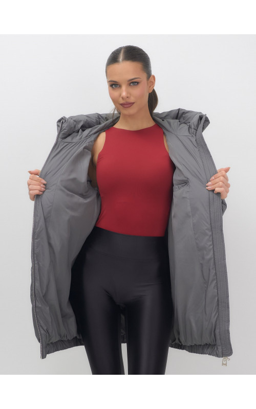 Женский зимний пуховик с капюшоном на резинке для больших размеров.