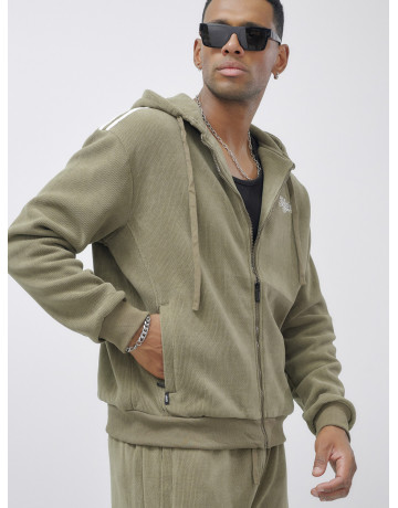 Мужской спортивный костюм для активного образа жизни.