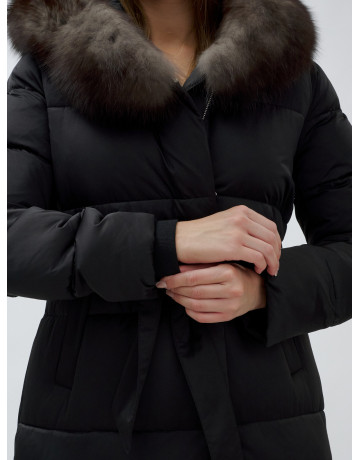 Женский зимний пуховик с мехом песца