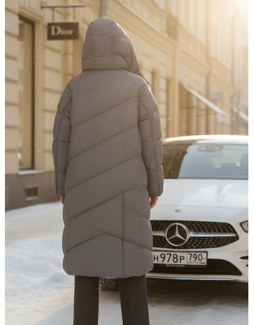 Длинный зимний пуховик для женщин с капюшоном
