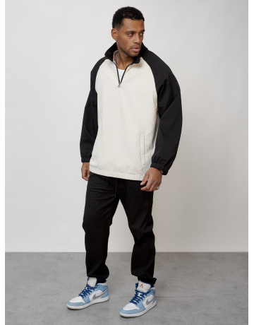 Мужской спортивный костюм для активного отдыха и повседневной носки.