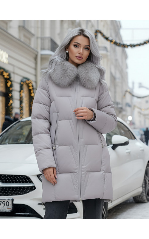 Длинный зимний пуховик премиум-класса.