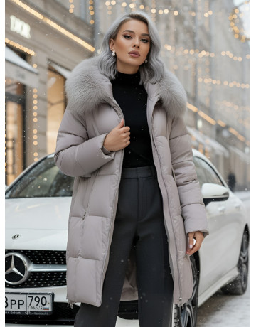 Длинный зимний пуховик премиум-класса.