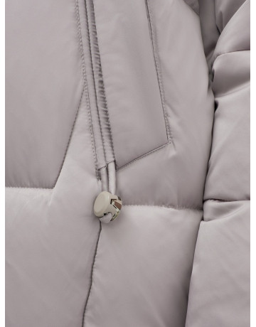 Длинный зимний пуховик премиум-класса.