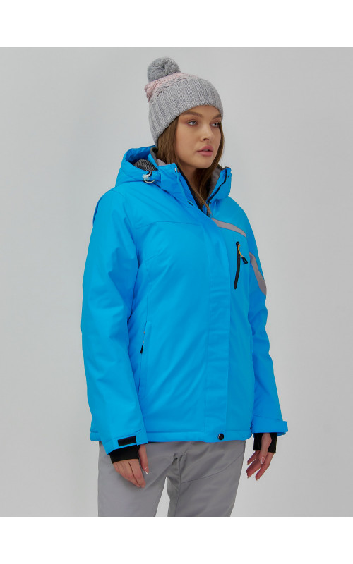 Женский горнолыжный костюм для зимних активностей.