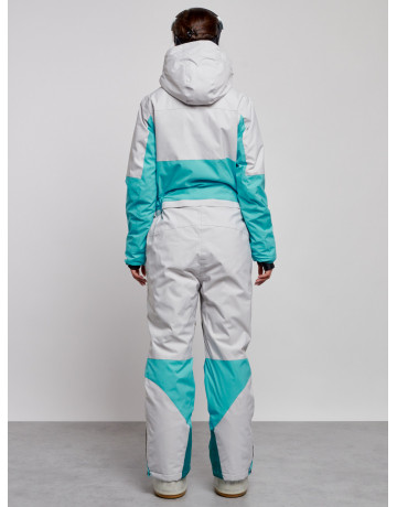 Зимний женский комбинезон для зимних видов спорта.