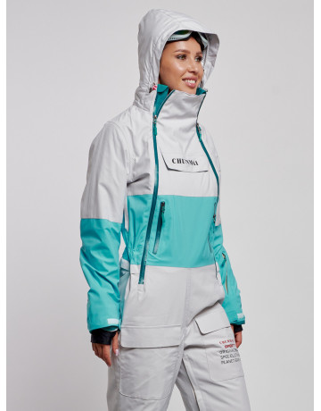 Зимний женский комбинезон для зимних видов спорта.