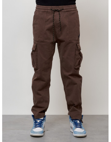 Мужские брюки зауженного кроя.