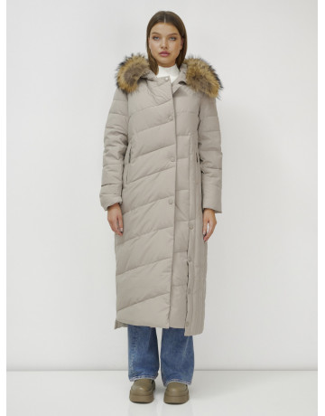 Длинный женский пуховик с мехом енота.