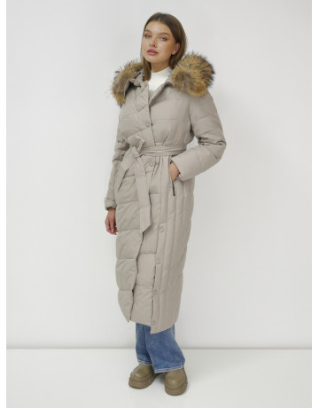 Длинный женский пуховик с мехом енота.