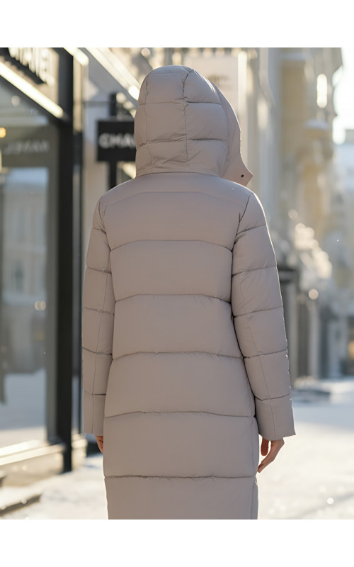 Длинный женский пуховик с капюшоном для зимы