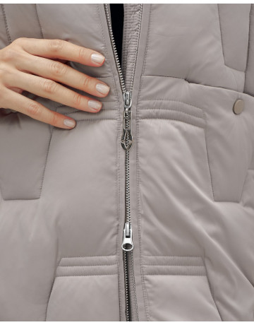 Длинный женский пуховик с капюшоном для зимы