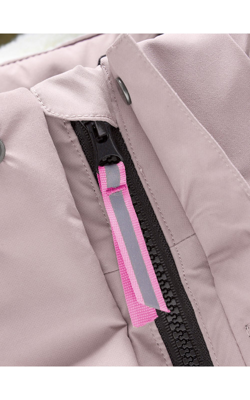 Зимняя парка для девочек розовая с капюшоном.